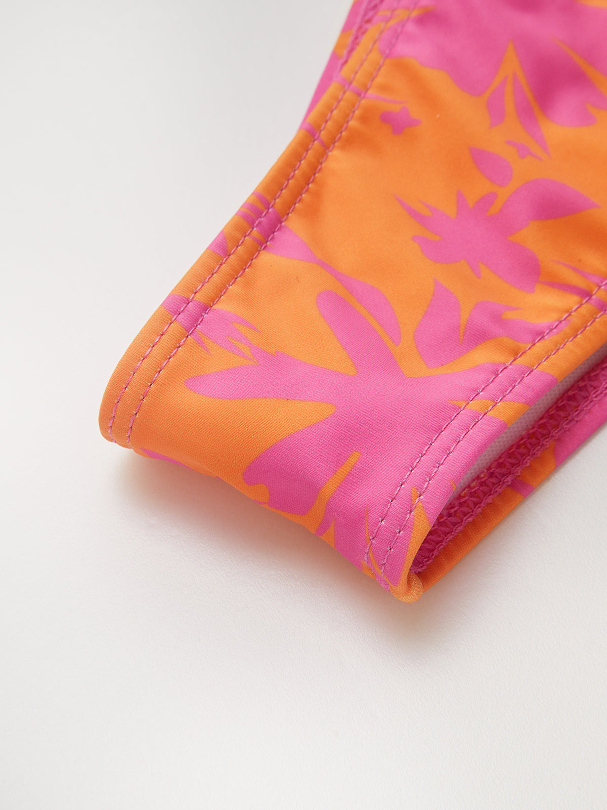 semble bikini imprimé avec découpe en cercle