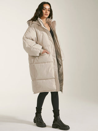 Manteau long matelassé à capuche