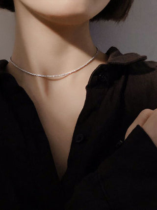 Collier plaqué argent avec décor en strass