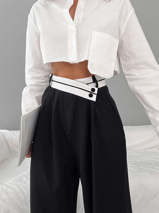 Pantalon large à jambes larges avec ceinture contrastée asymétrique