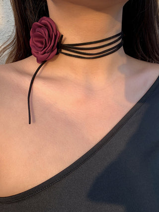 Rosette Bud Choker Necklace