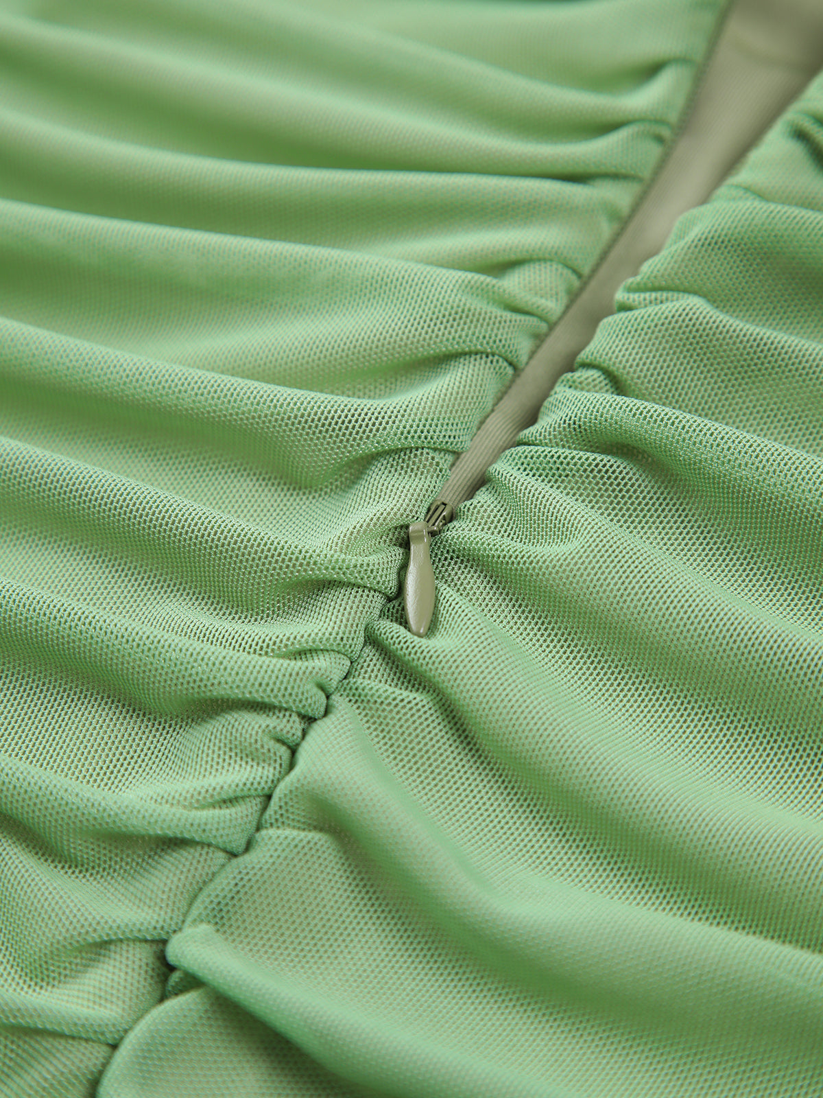 Robe longue zippée en mesh froncé