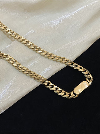 Collier chaîne minimaliste