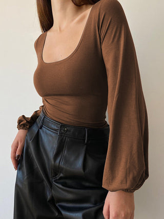 Blouse à encolure carrée à manches bouffantes