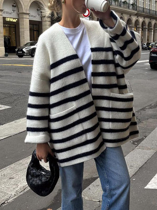 Cardigan oversize à rayures avec poche tricotée