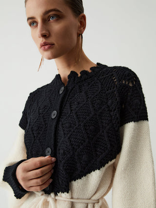 Pull en tricot pointelle à patchwork avec lien à nouer sur le devant