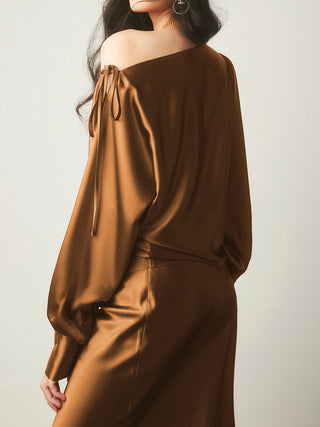 Blouse en satin asymétrique à épaule dénudée nouée