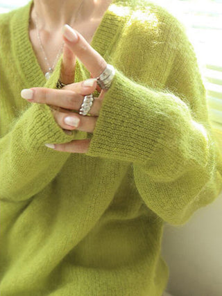 Pull en V en fausse fourrure Lime Garden