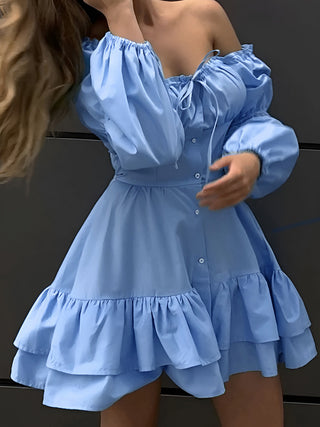 Robe courte à volants épaules dénudées