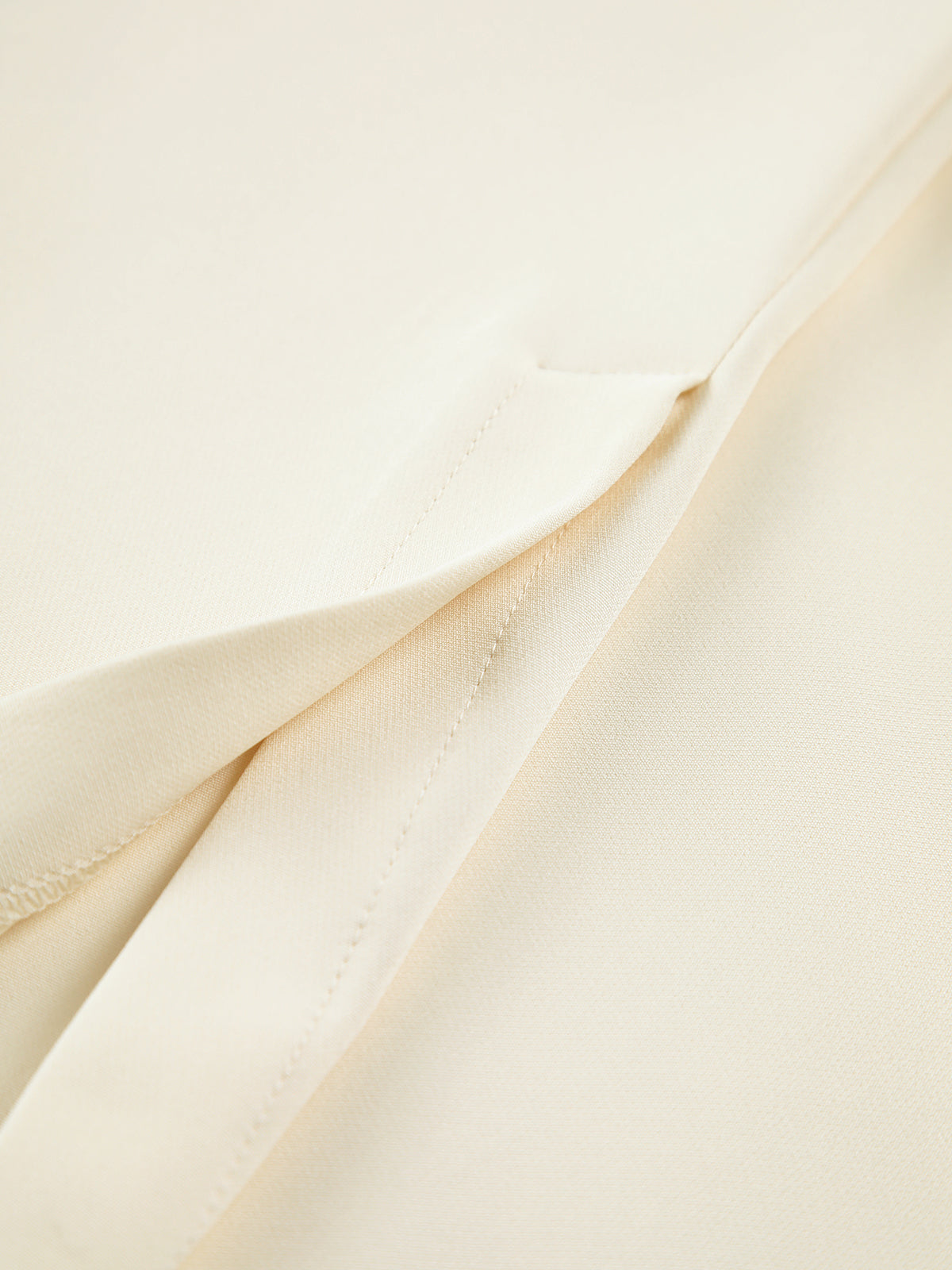 semble tube top solide avec pantalon à jambes larges