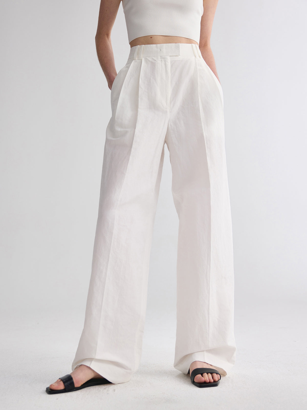 Pantalon droit minimaliste