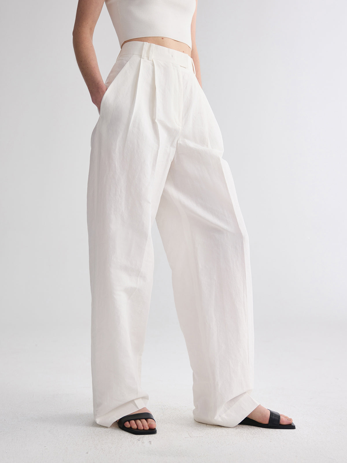 Pantalon droit minimaliste