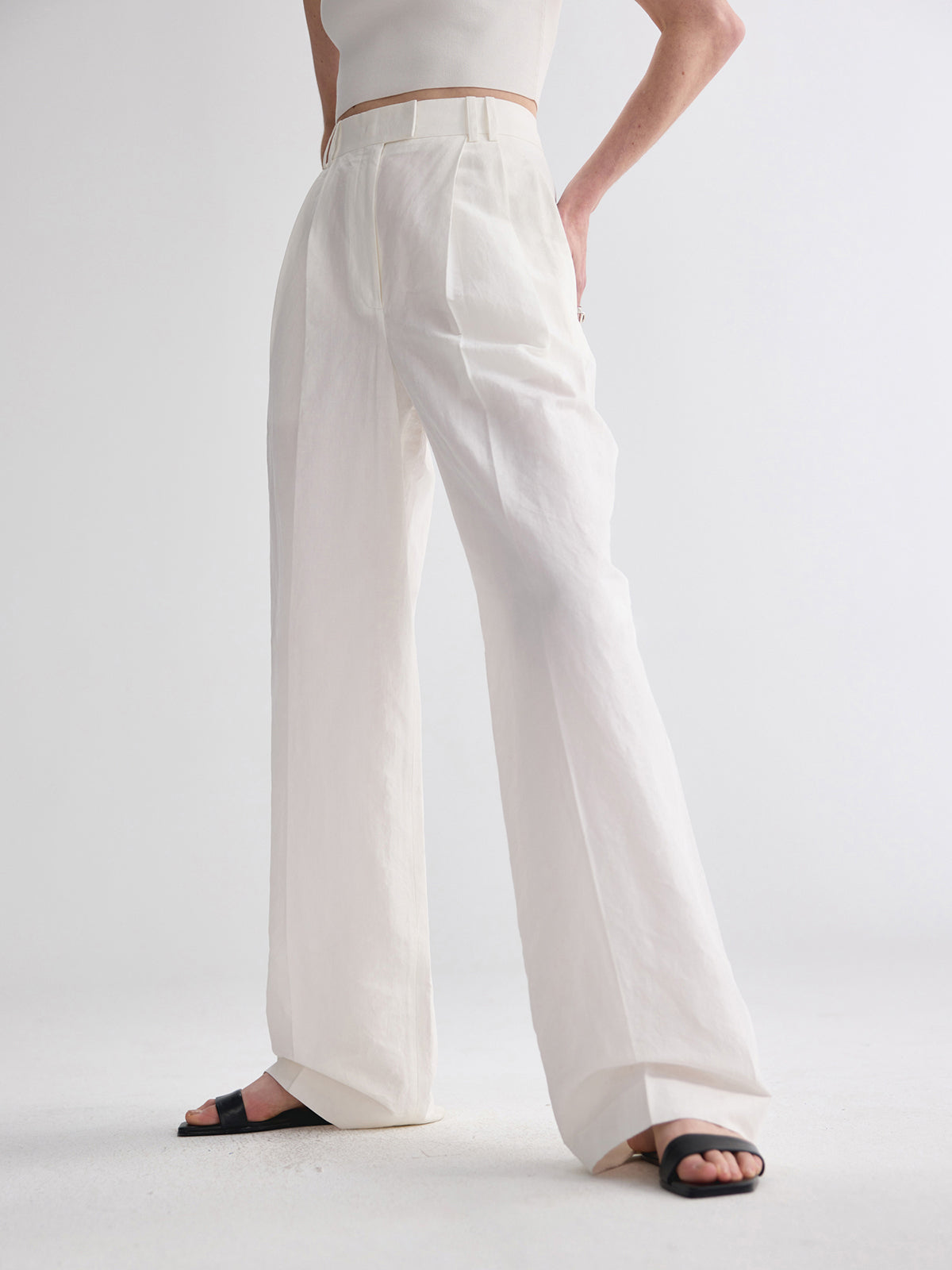 Pantalon droit minimaliste