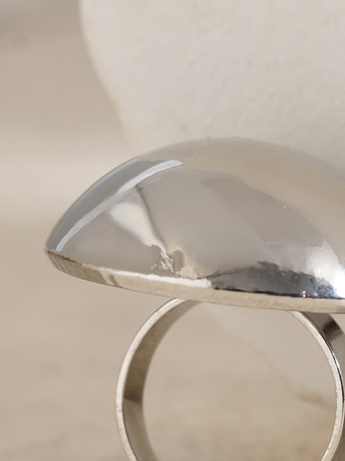 Bague demi-sphère géométrique