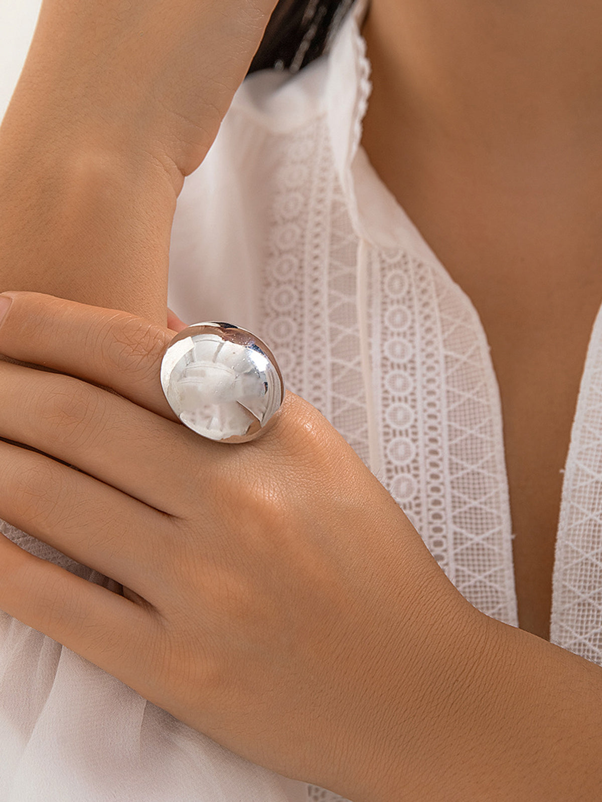 Bague demi-sphère géométrique