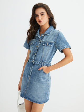 Robe courte en denim à poches à boutons multiples