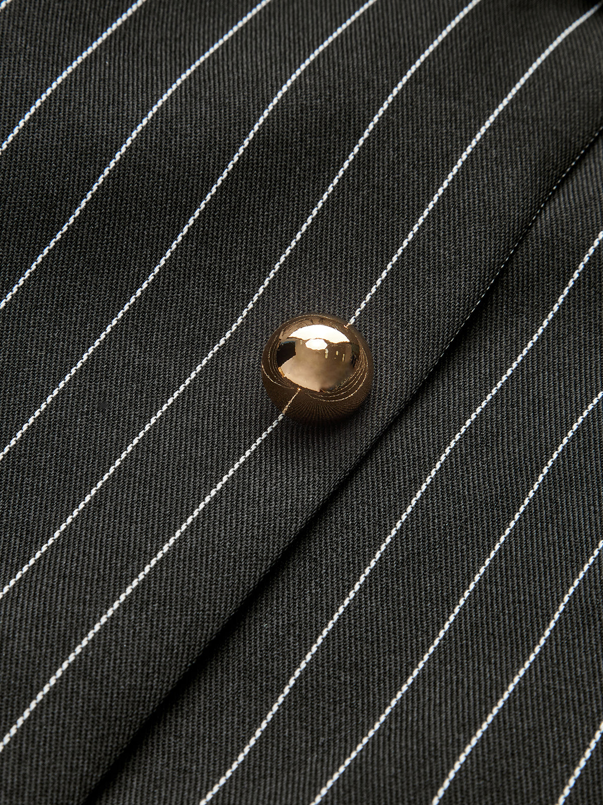 Robe à rayures à boutons en métal à encolure basse