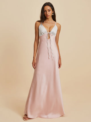 Robe longue en satin à col en V