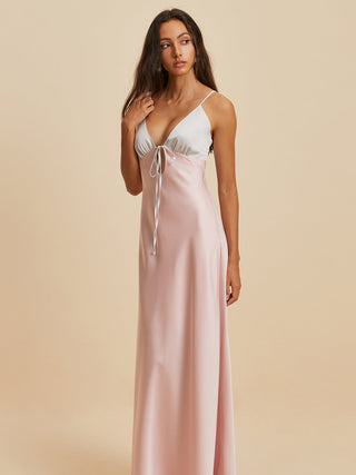 Robe longue en satin à col en V