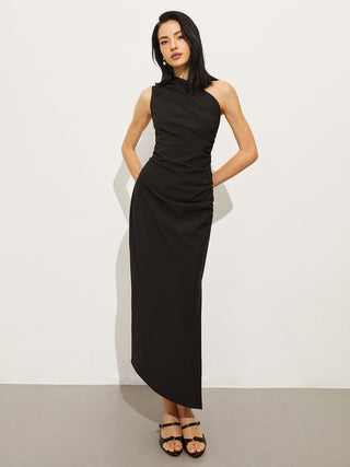 Robe longue plissée à col asymétrique