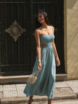 Robe midi à découpes froncées