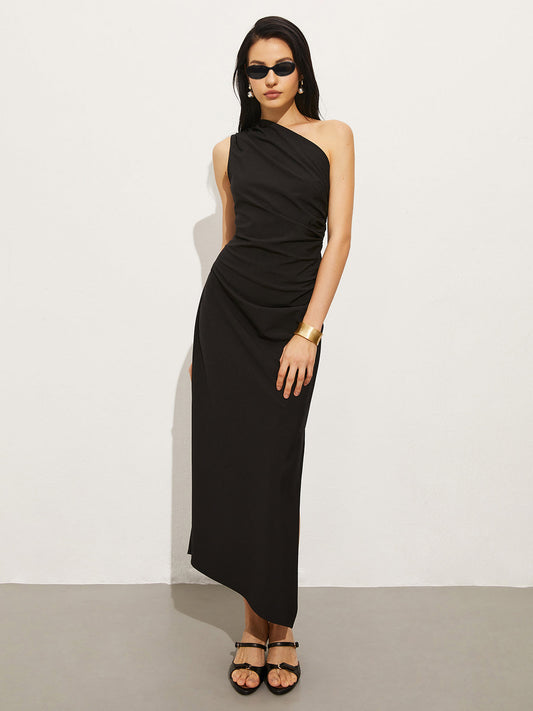 Robe longue plissée à col asymétrique