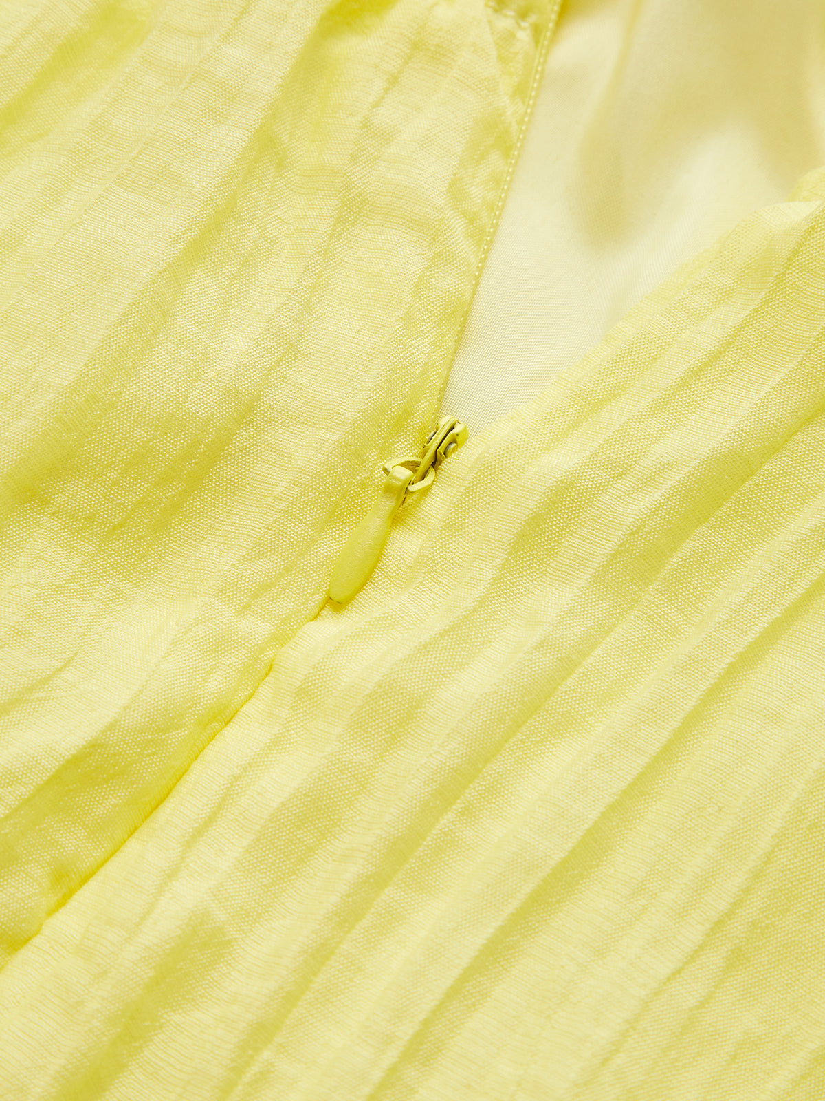Robe plissée à fermeture éclair et bordure en laitue