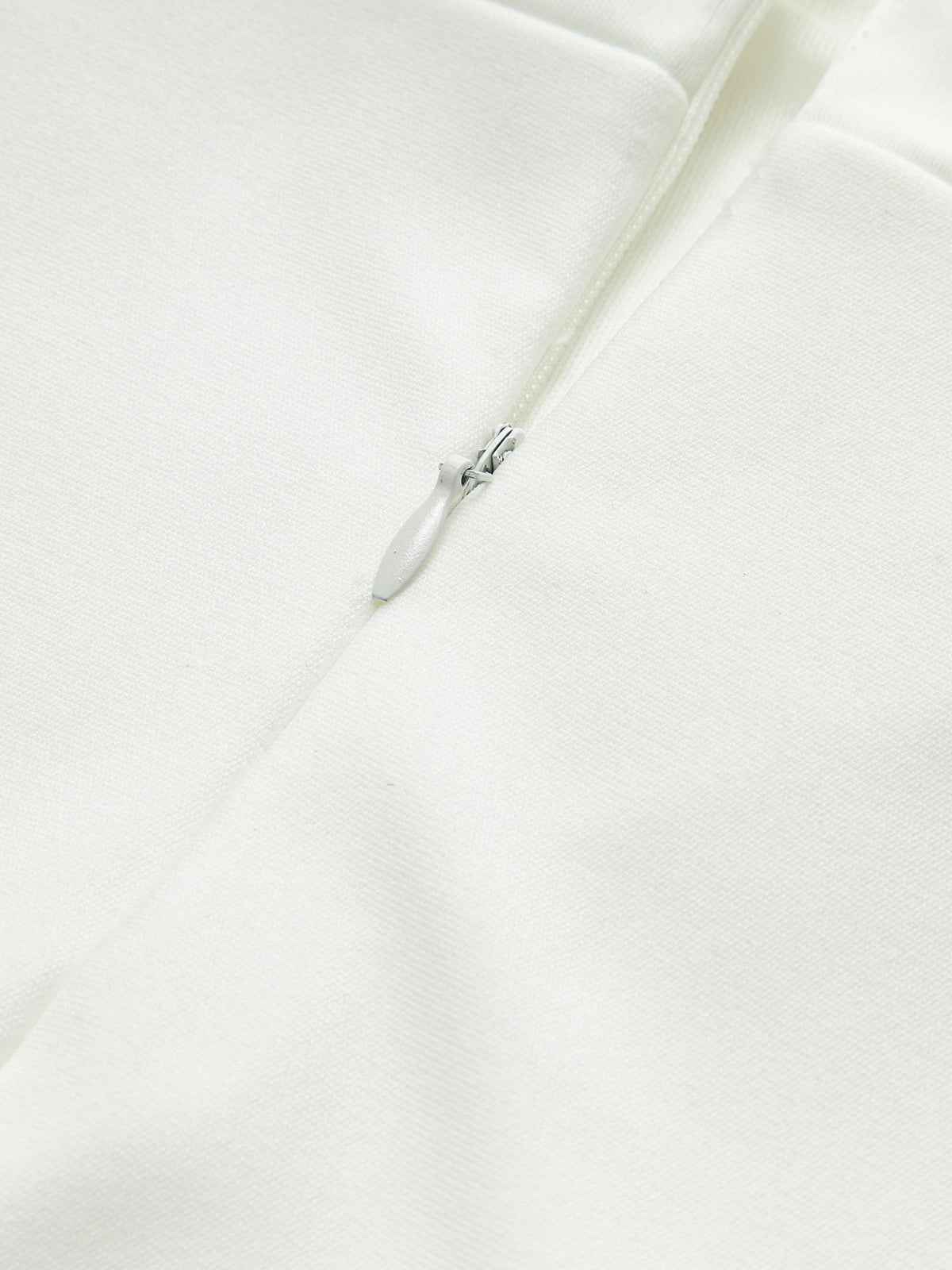 Robe dos nu à col en V avec fermeture éclair