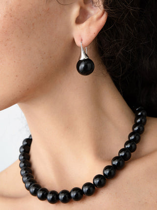 Boucles d'oreilles crochets en onyx noir rond