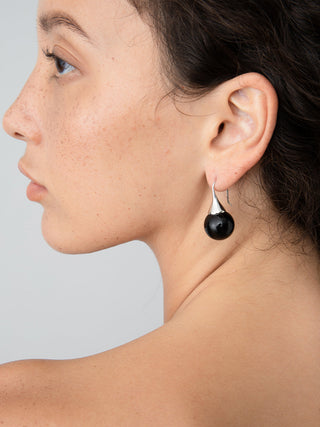 Boucles d'oreilles crochets en onyx noir rond