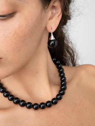 Boucles d'oreilles crochets en onyx noir rond