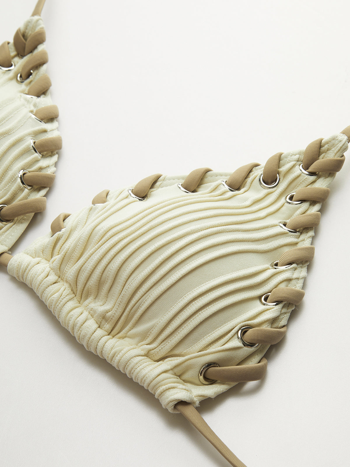 semble bikini froncé à lacets grommets